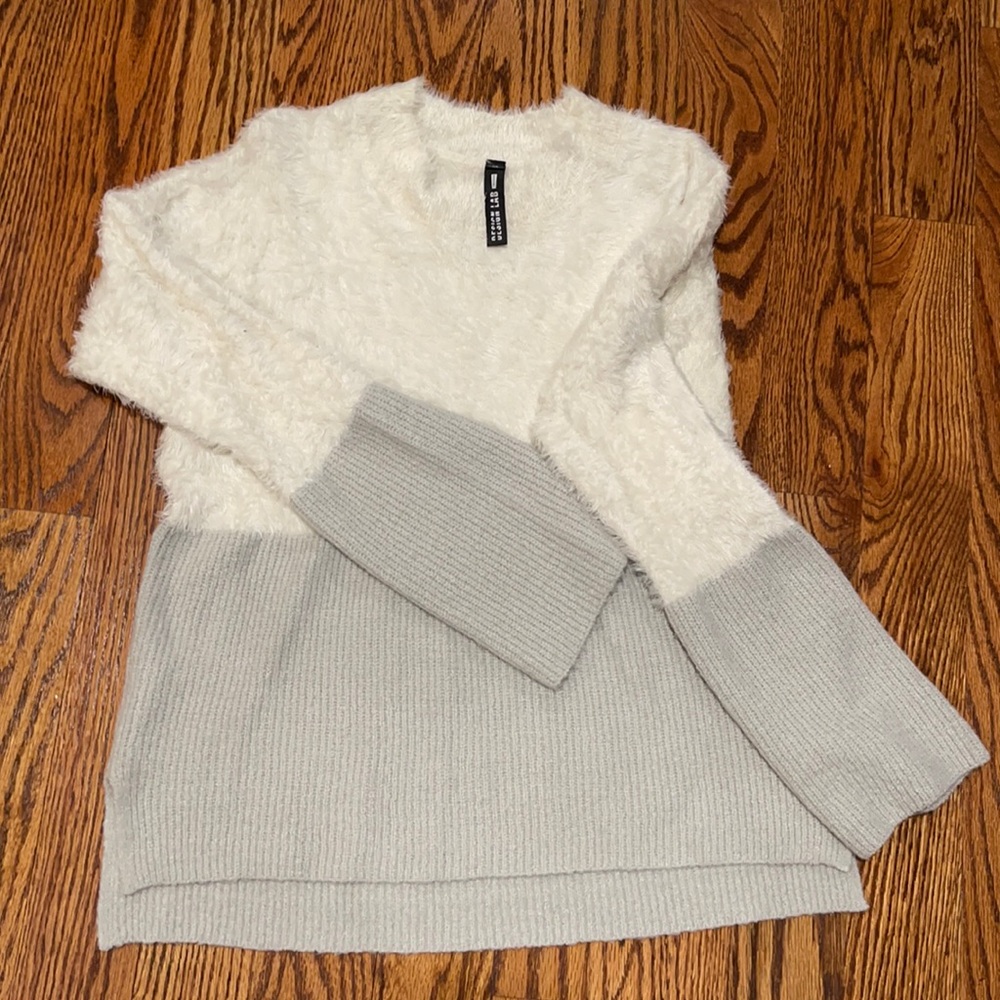 DesignLab white Fuzzy Sweater